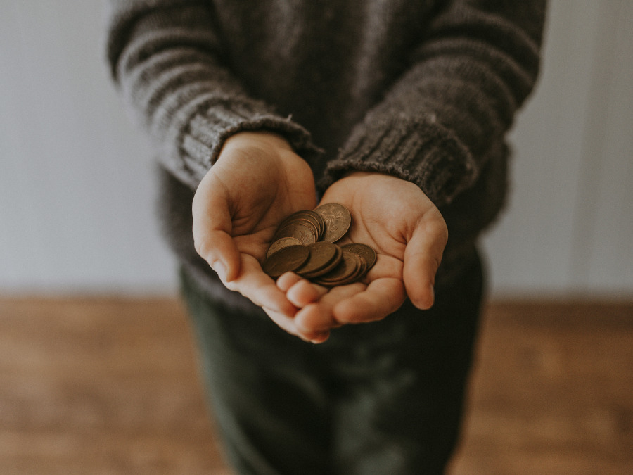 donation image unsplash 900x675
